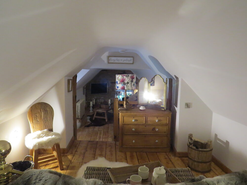 Bedroom dresser nook