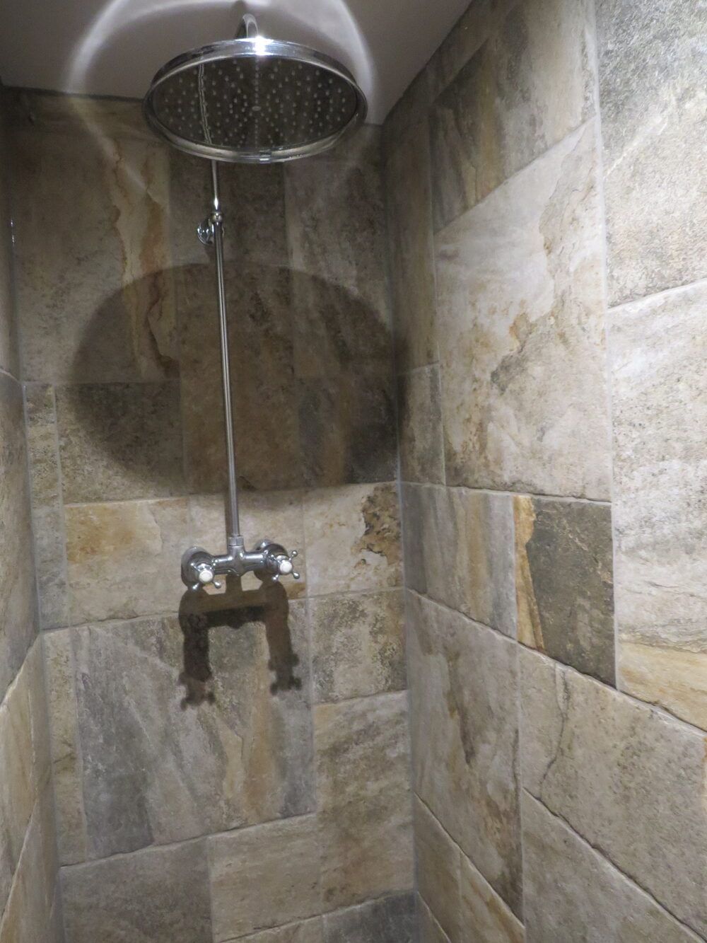 Walk-in rainfall shower